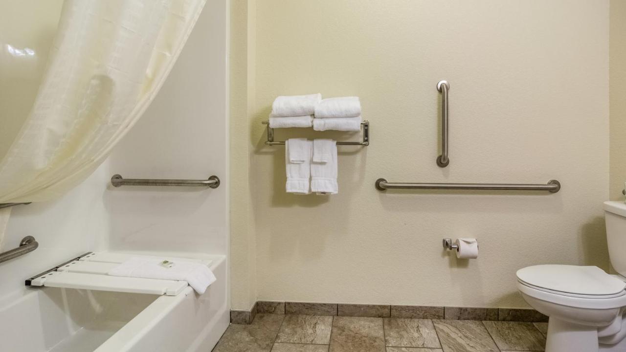 Cobblestone Hotel & Suites - Andrews Екстериор снимка
