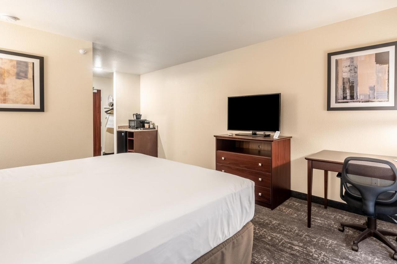 Cobblestone Hotel & Suites - Andrews Екстериор снимка