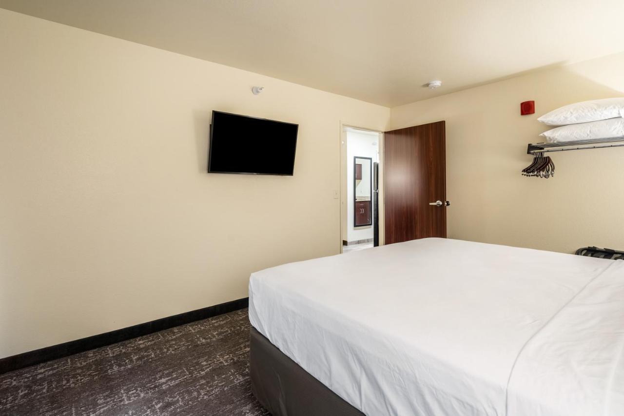 Cobblestone Hotel & Suites - Andrews Екстериор снимка